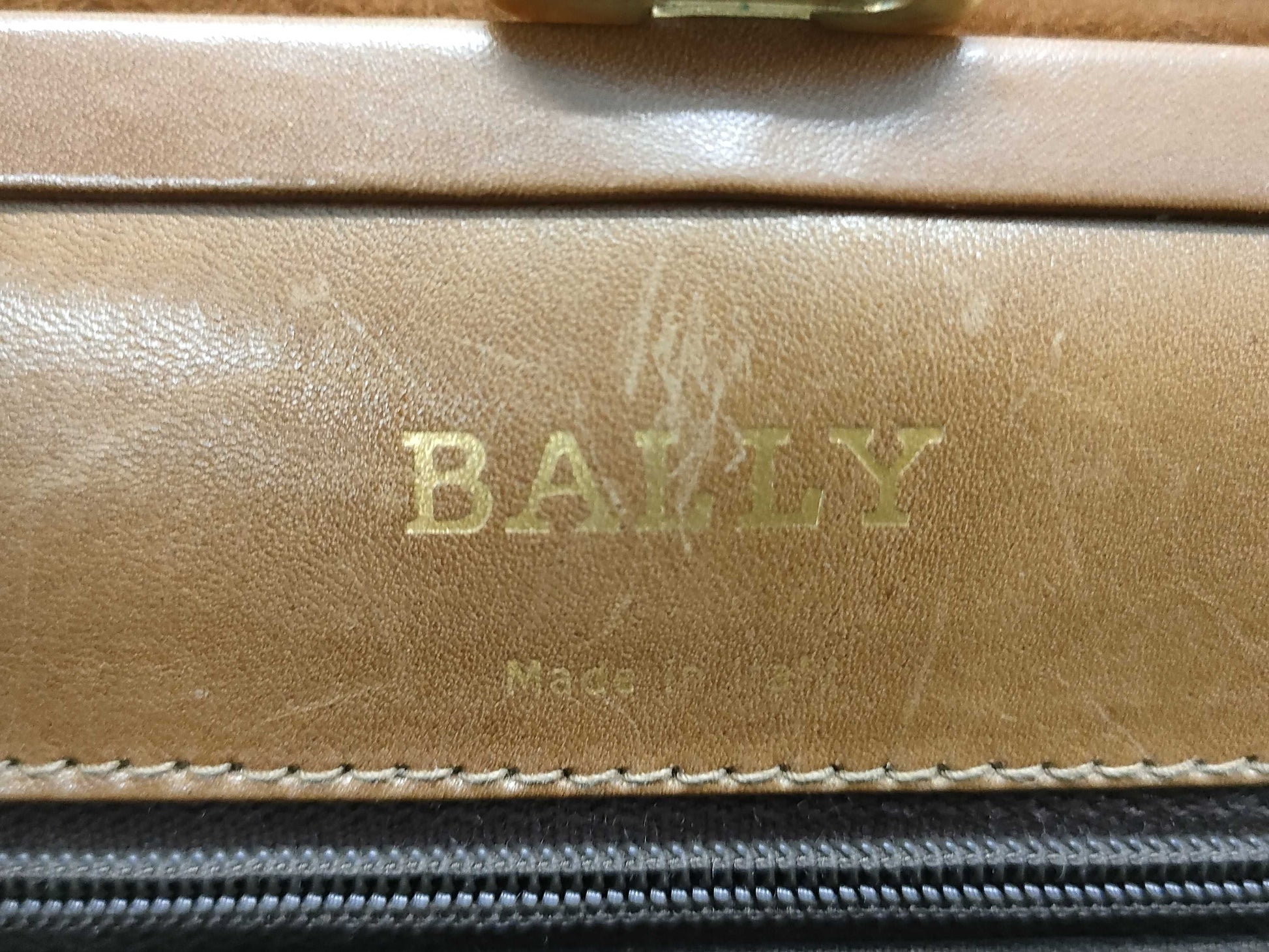 BALLY Full Leather Brown Handbag with Suede Sides