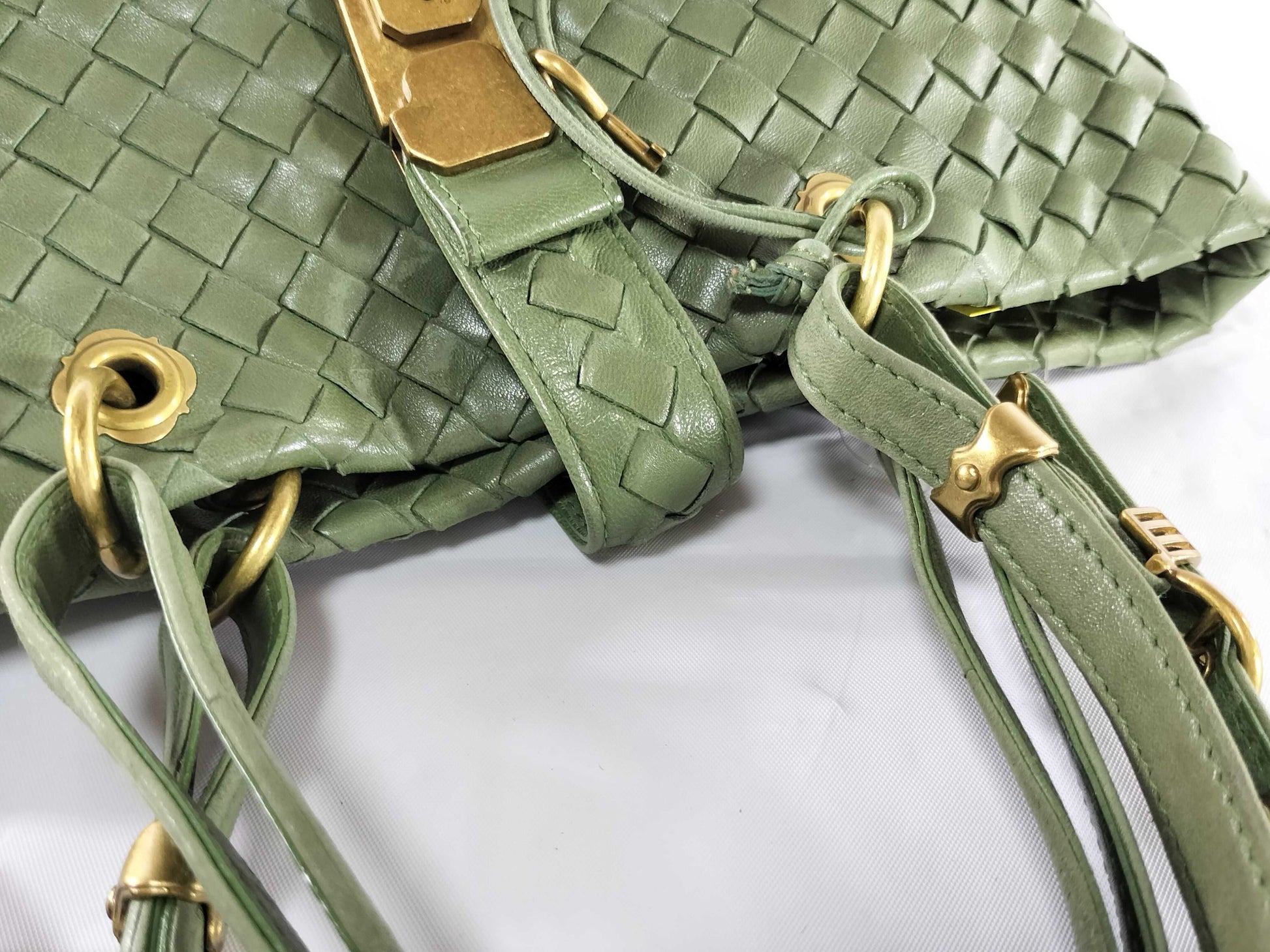 BOTTEGA VENETA Intrecciato Lock Intrecciato Hand/Moss Green Tote Bag