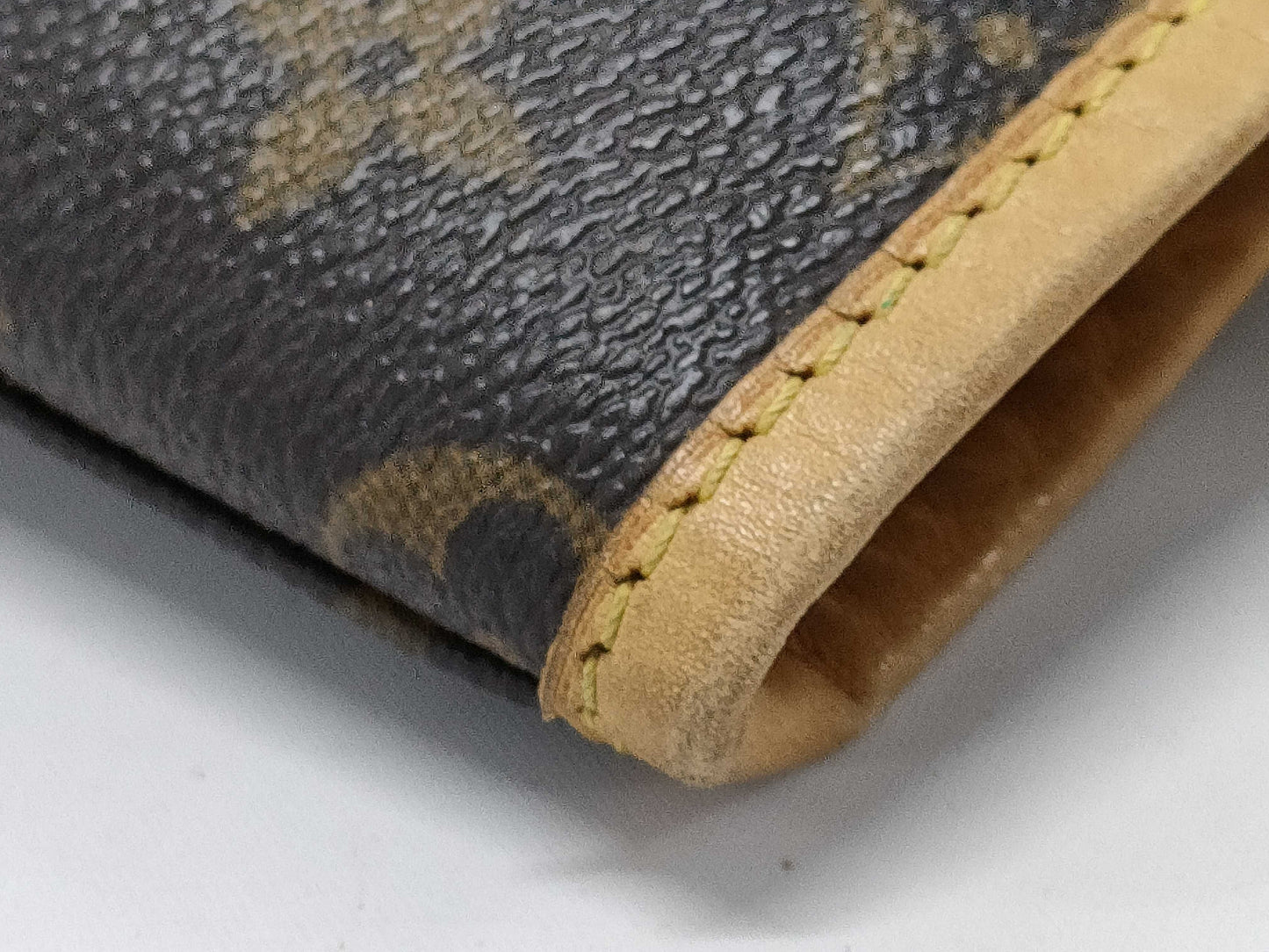 LOUIS VUITTON Monogram Bucket GM Tote Bag with Pouch