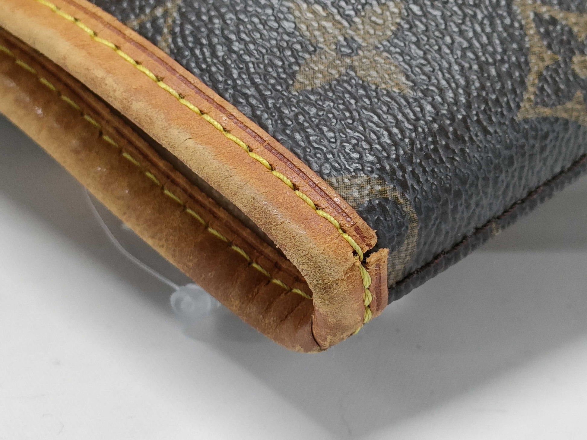 LOUIS VUITTON Monogram M42238 Petit Bucket Tote Bag 