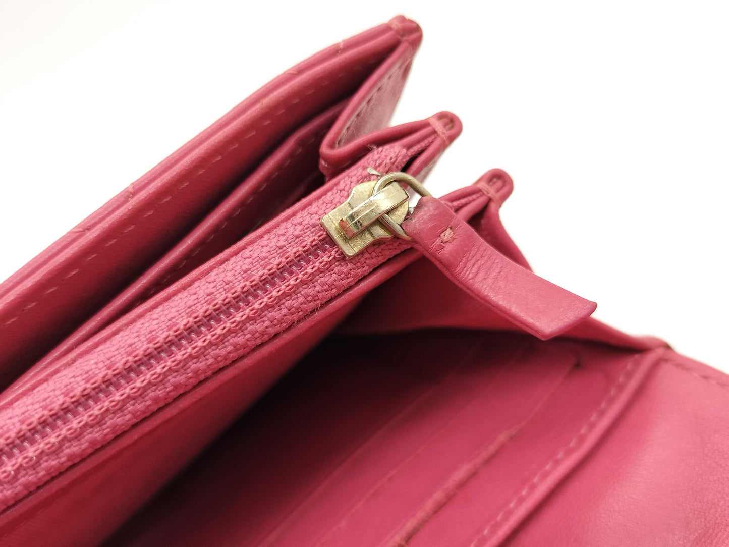 CHANEL [With sticker card] 18th series Lambskin Matelasse Bi-fold Long Wallet Pink Wallet