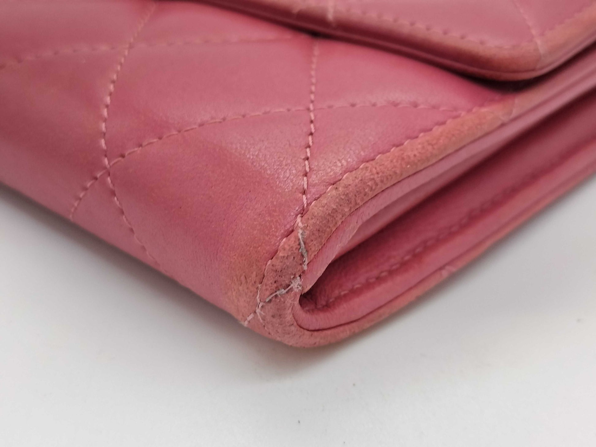 CHANEL [With sticker card] 18th series Lambskin Matelasse Bi-fold Long Wallet Pink Wallet