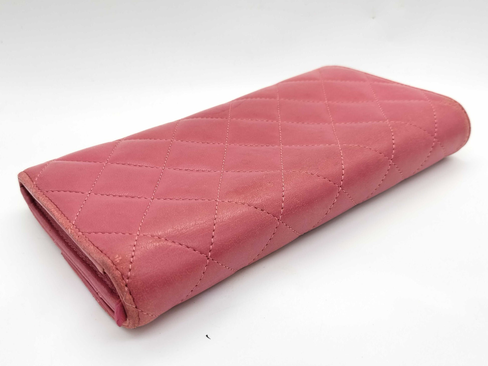 CHANEL [With sticker card] 18th series Lambskin Matelasse Bi-fold Long Wallet Pink Wallet