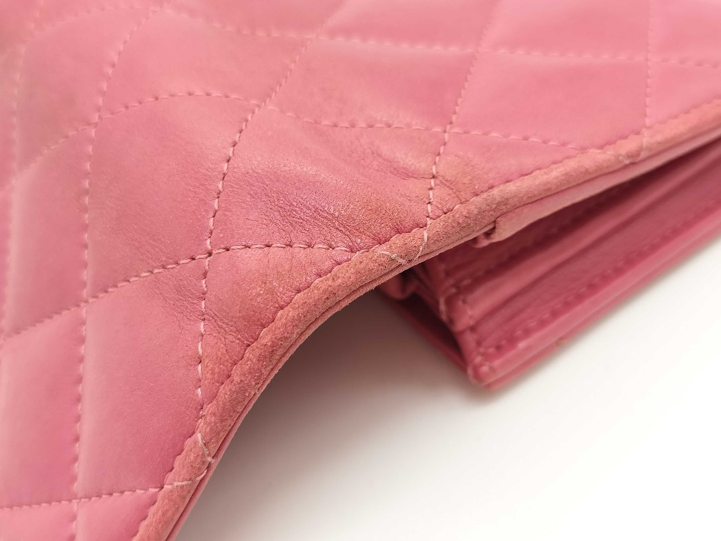 CHANEL [With sticker card] 18th series Lambskin Matelasse Bi-fold Long Wallet Pink Wallet