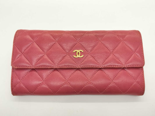 CHANEL [With sticker card] 18th series Lambskin Matelasse Bi-fold Long Wallet Pink Wallet