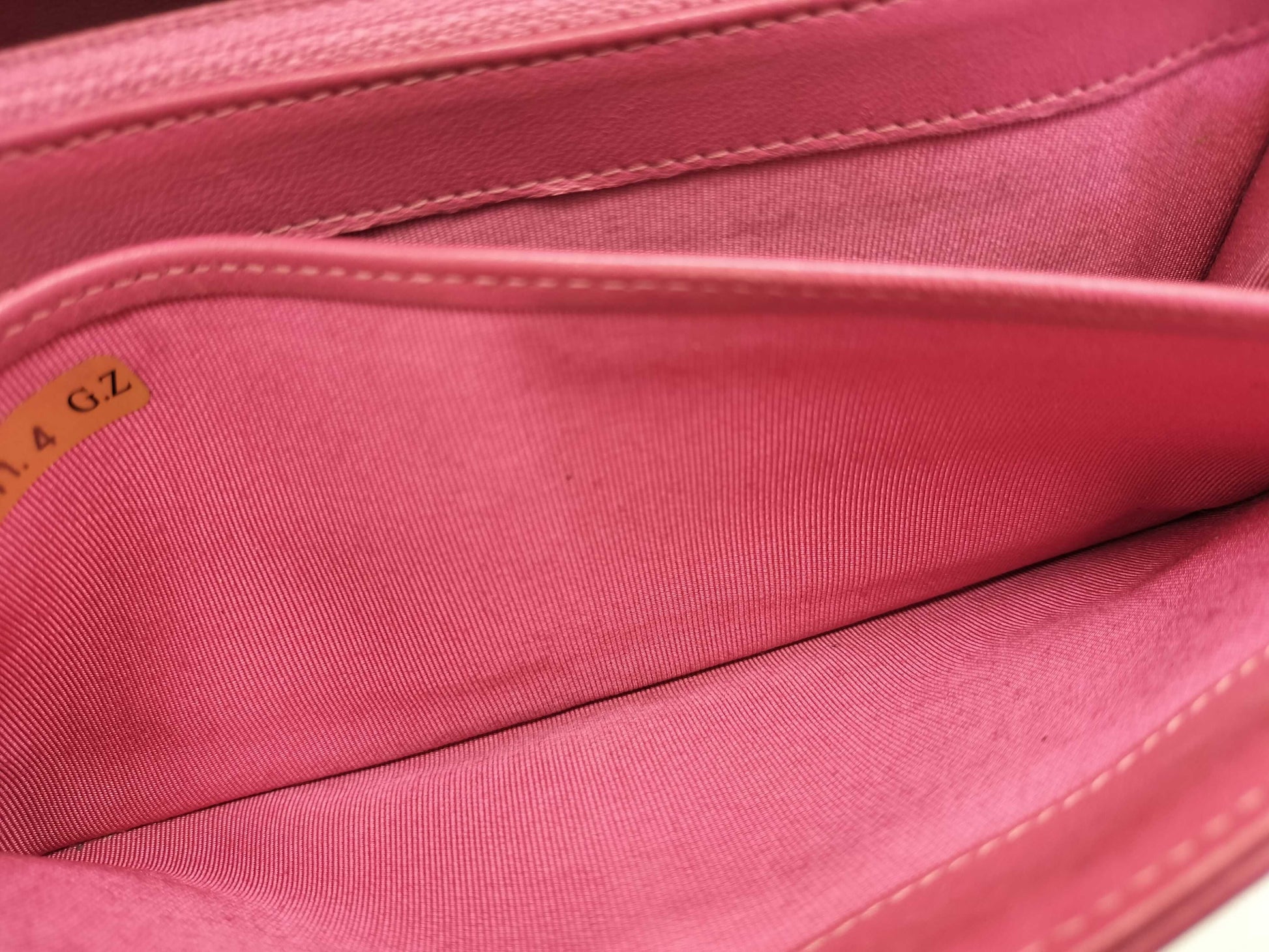 CHANEL [With sticker card] 18th series Lambskin Matelasse Bi-fold Long Wallet Pink Wallet