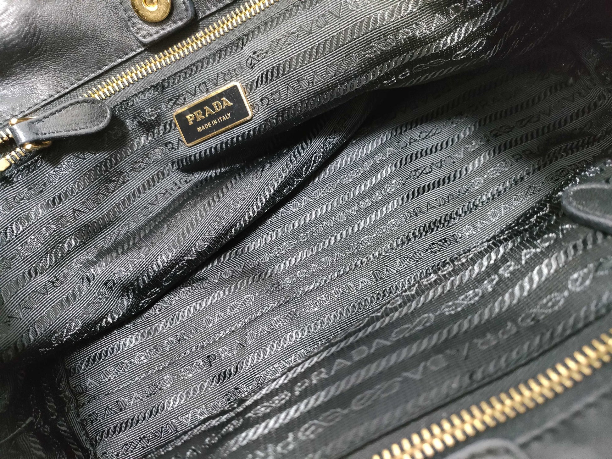 PRADA Prada Ribbon All Leather Black Handbag