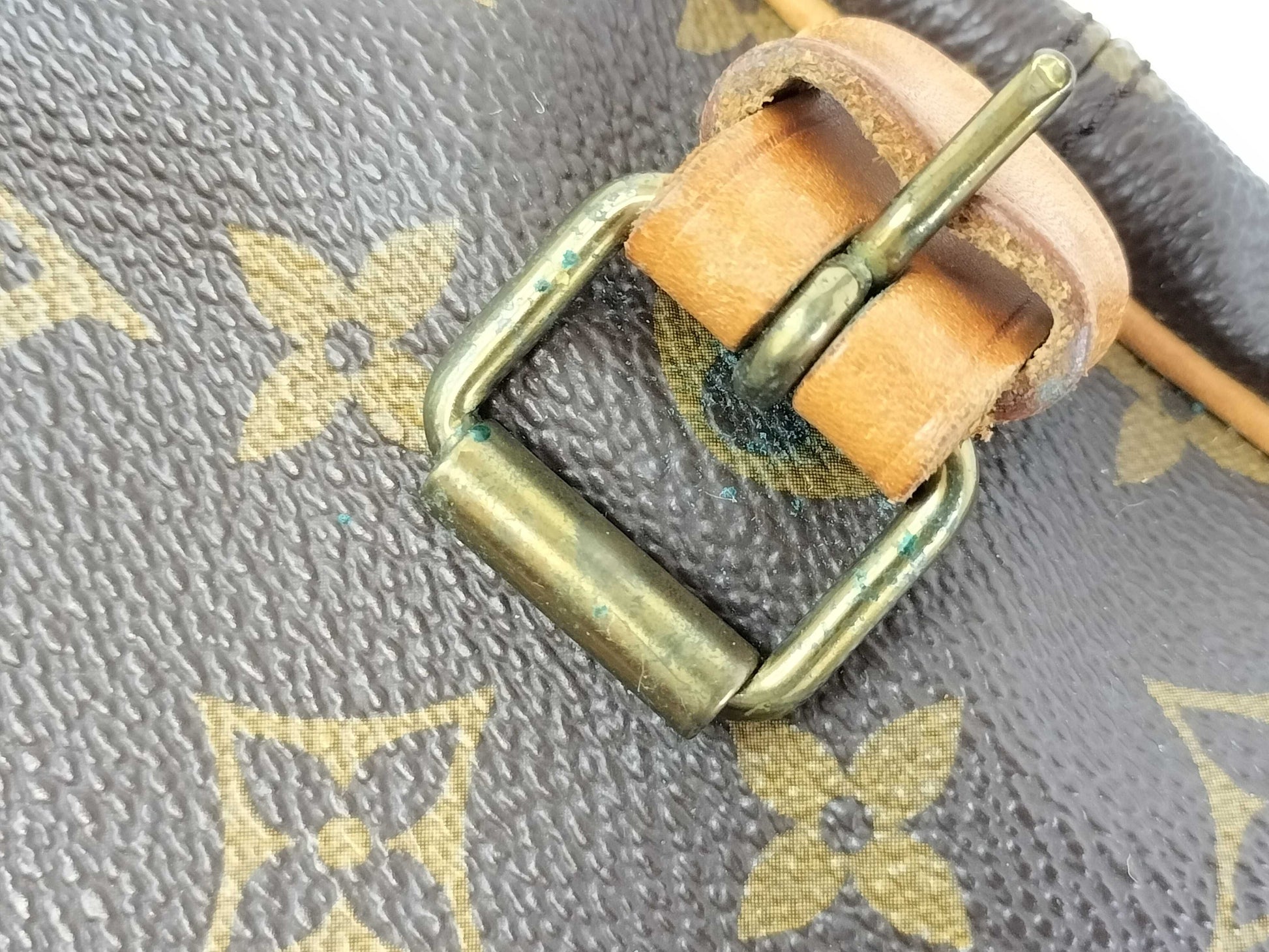 LOUIS VUITTON Monogram M42256 Saumur 30 Shoulder Bag