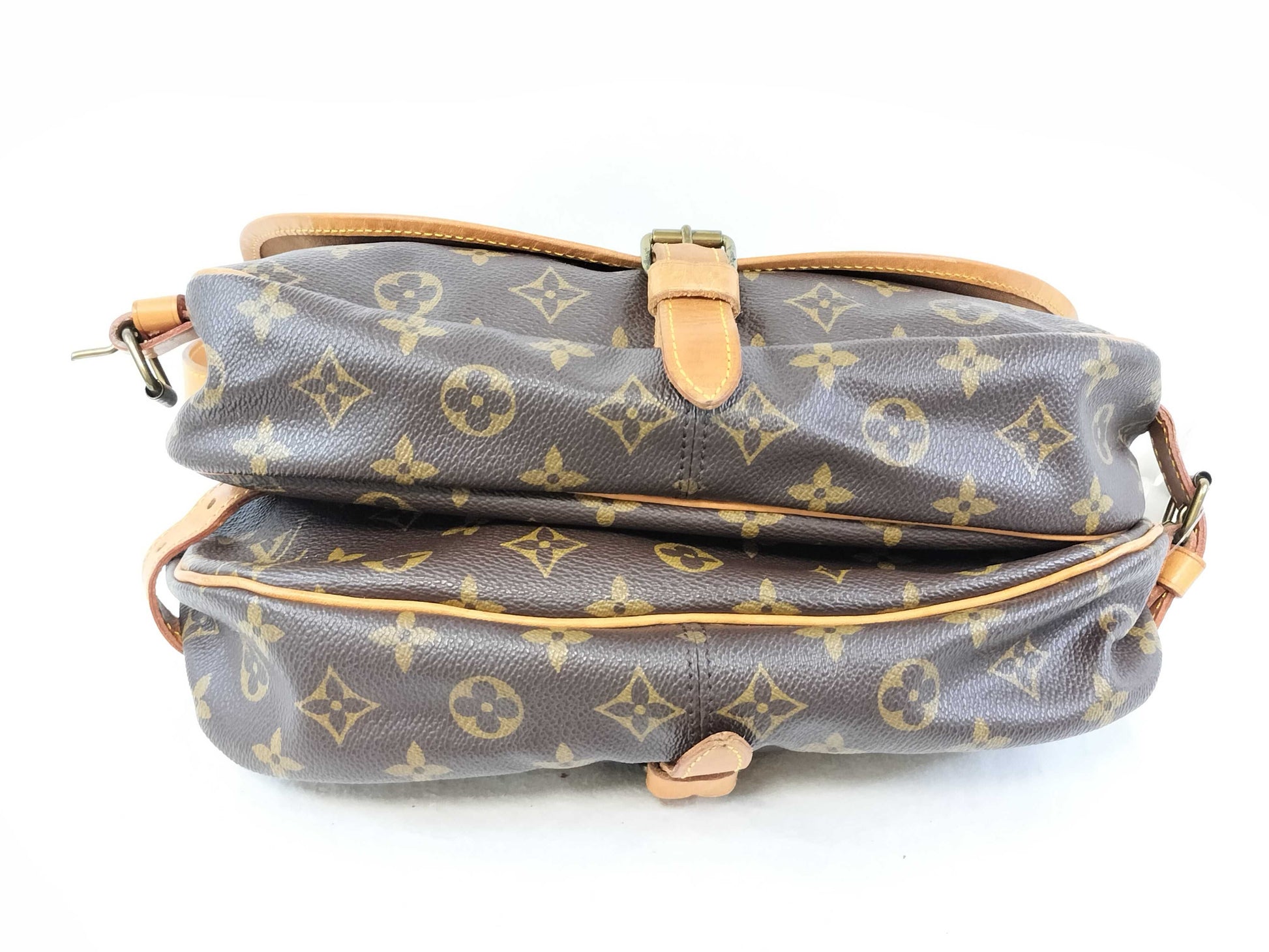 LOUIS VUITTON Monogram M42256 Saumur 30 Shoulder Bag