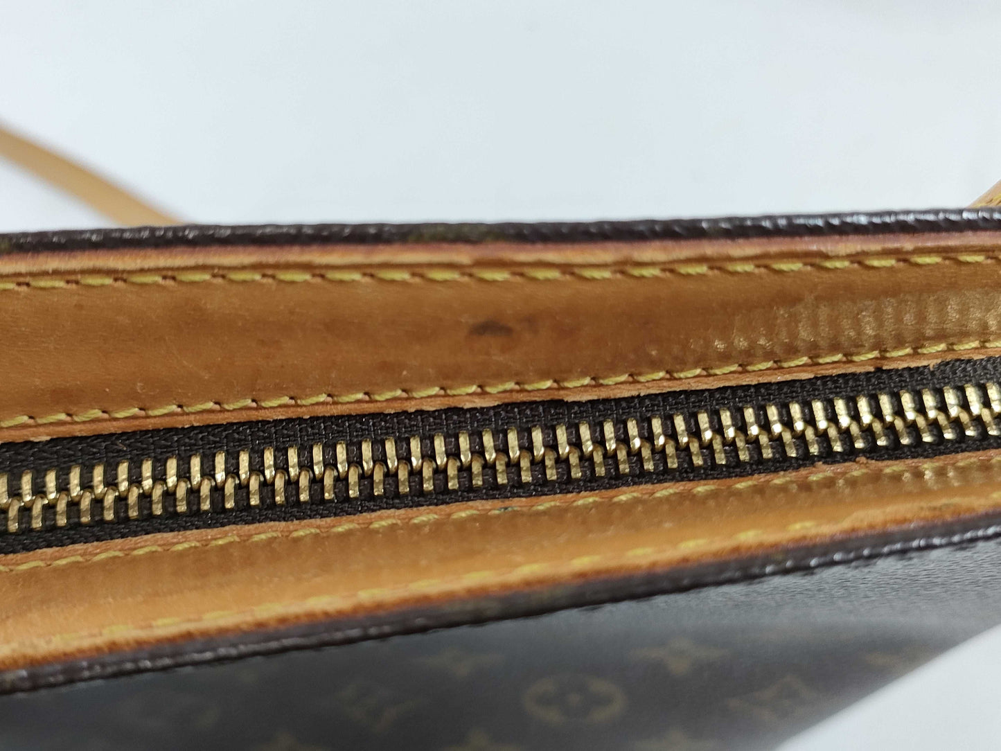LOUIS VUITTON [Serial Number] VI0997 Monogram M51290 Drouot Shoulder Bag