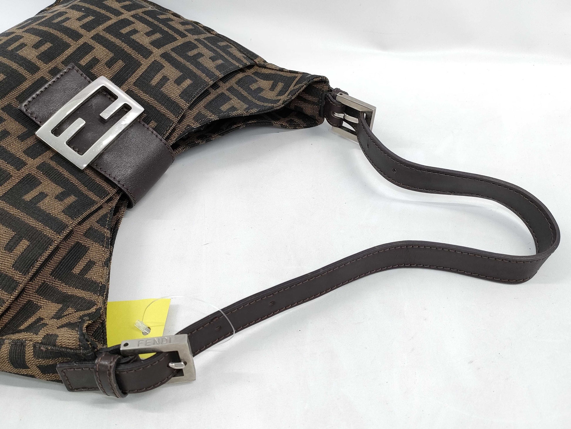 FENDI 2308 26569 009 Zucca pattern one-shoulder shoulder bag with Mamma hardware
