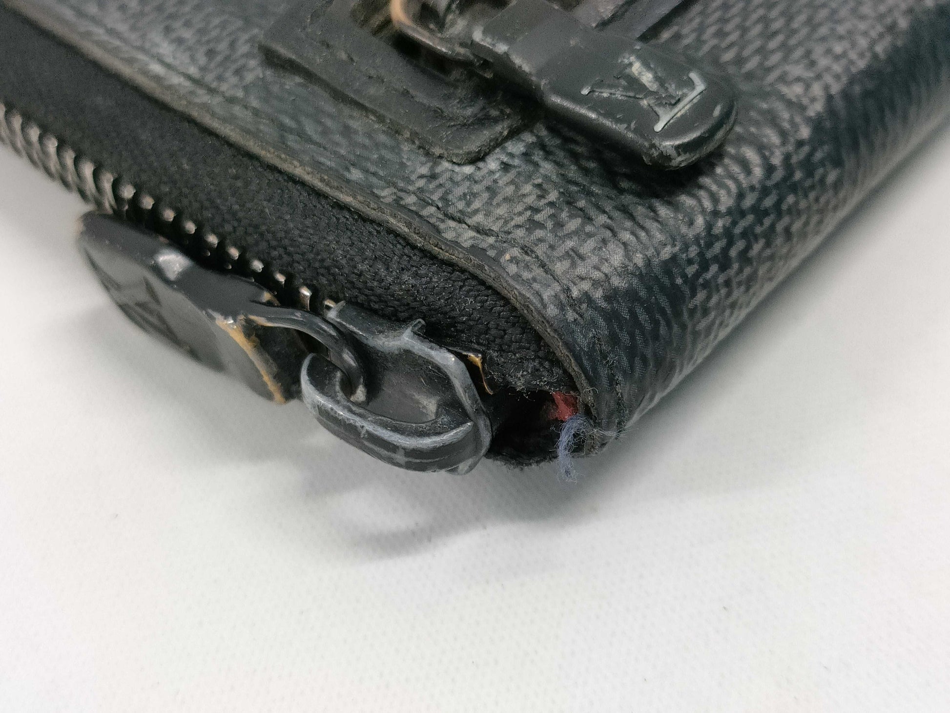 LOUIS VUITTON Damier Graphite Utility Zippy Wallet Vertical Wallet