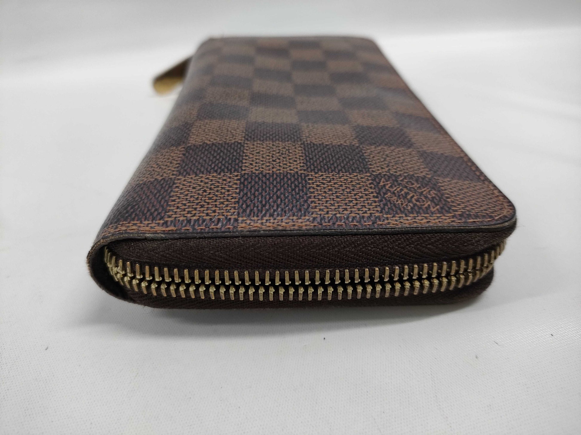 LOUIS VUITTON Damier Zippy Wallet Zipper Broken Wallet
