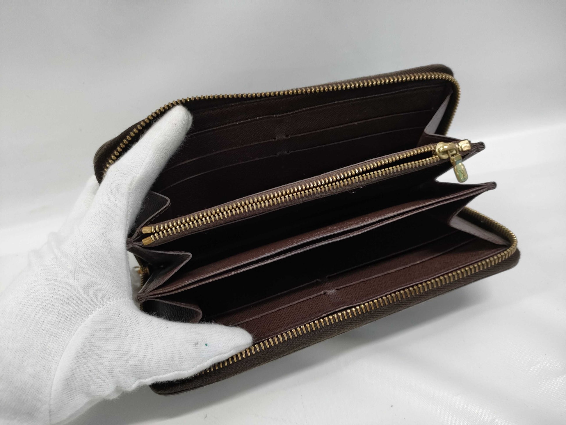 LOUIS VUITTON Damier Zippy Wallet Zipper Broken Wallet