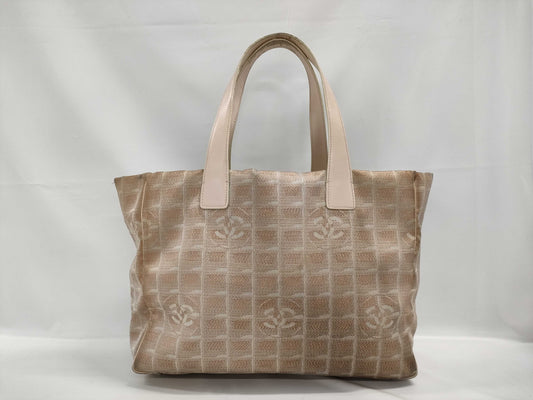 CHANEL Neutra Tote Bag