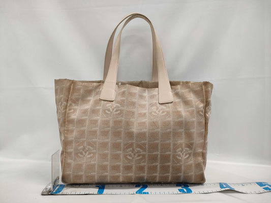 CHANEL Neutra Tote Bag