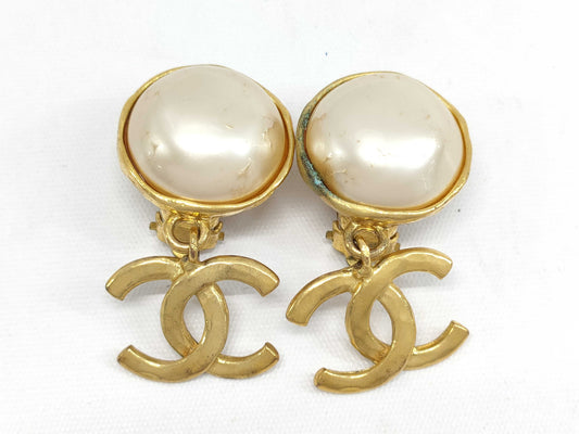 CHANEL 2/9 Coco x Pearl Earrings