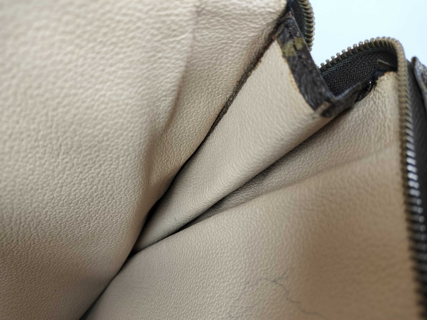 LOUIS VUITTON Unidentified Monogram Poche Toilette 26 Pouch