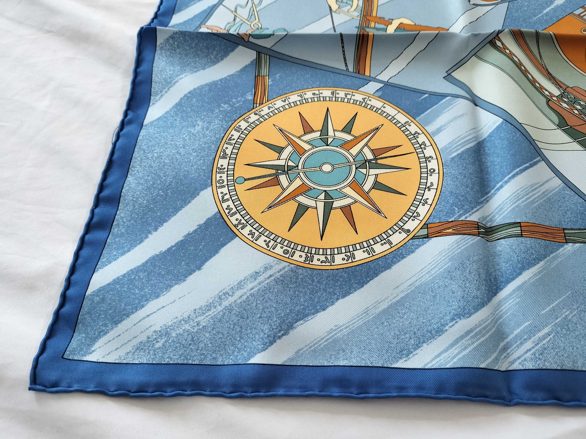 HERMES Carré 90 FACE AU LARGE Scarf