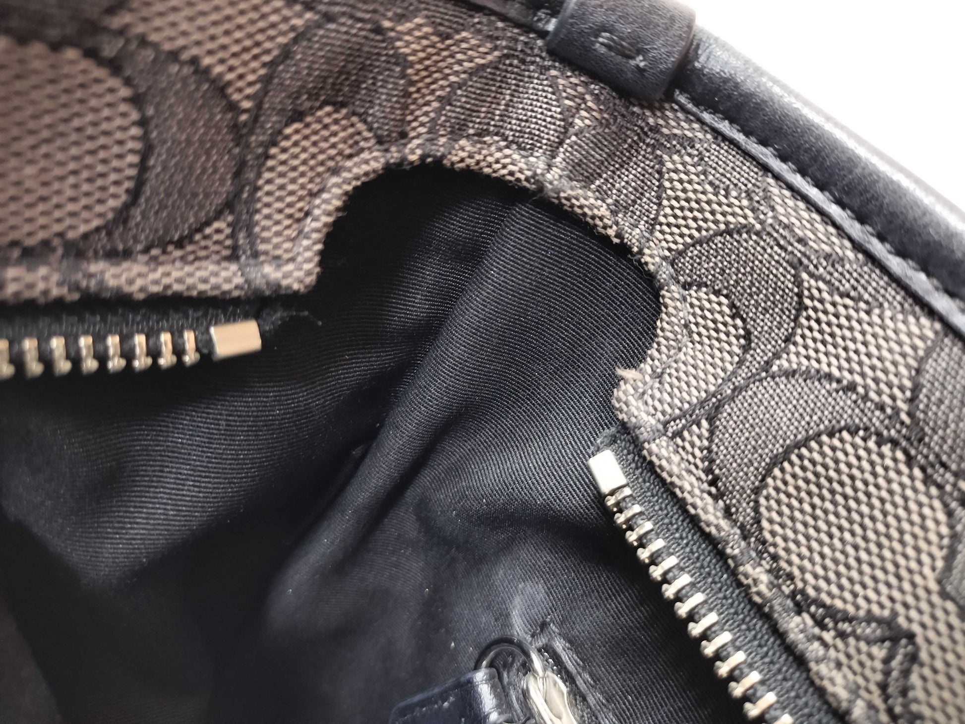 COACH F58282 Signature Canvas Tote Bag