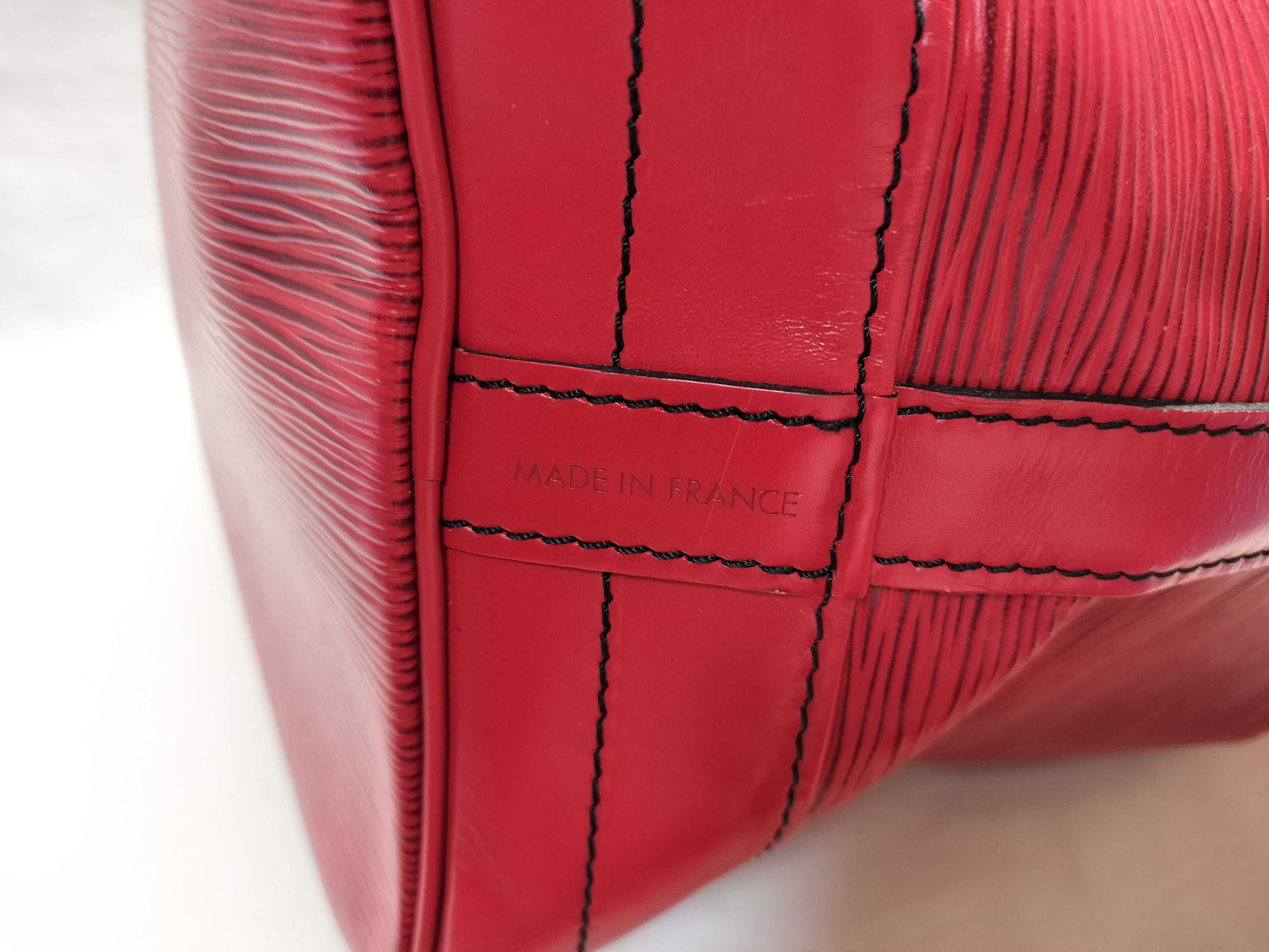 LOUIS VUITTON M44007 Epi Noe Shoulder Bag