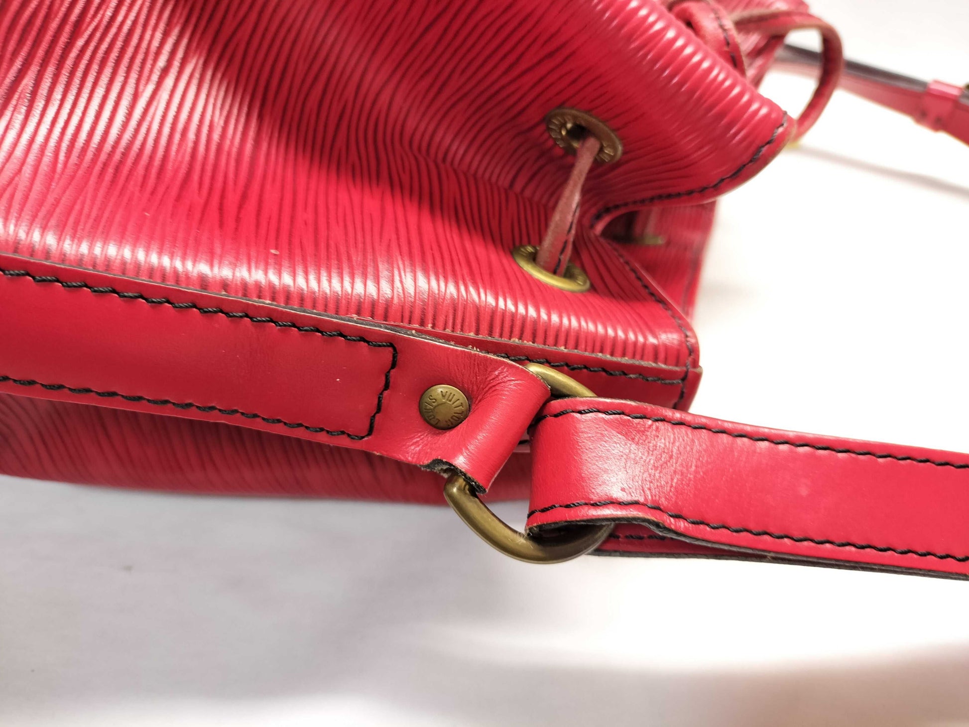 LOUIS VUITTON M44007 Epi Noe Shoulder Bag