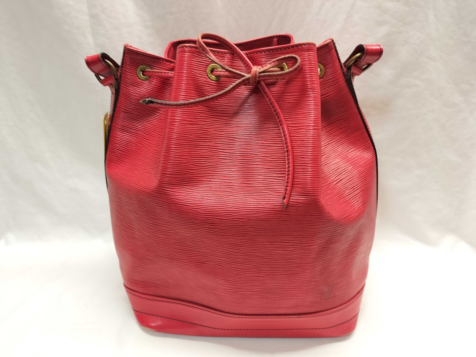 LOUIS VUITTON M44007 Epi Noe Shoulder Bag