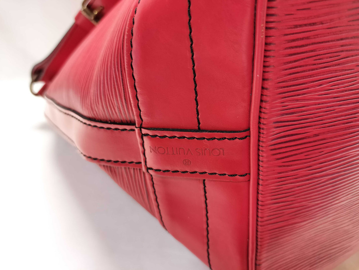 LOUIS VUITTON M44007 Epi Noe Shoulder Bag