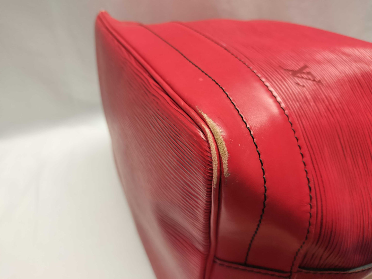 LOUIS VUITTON M44007 Epi Noe Shoulder Bag