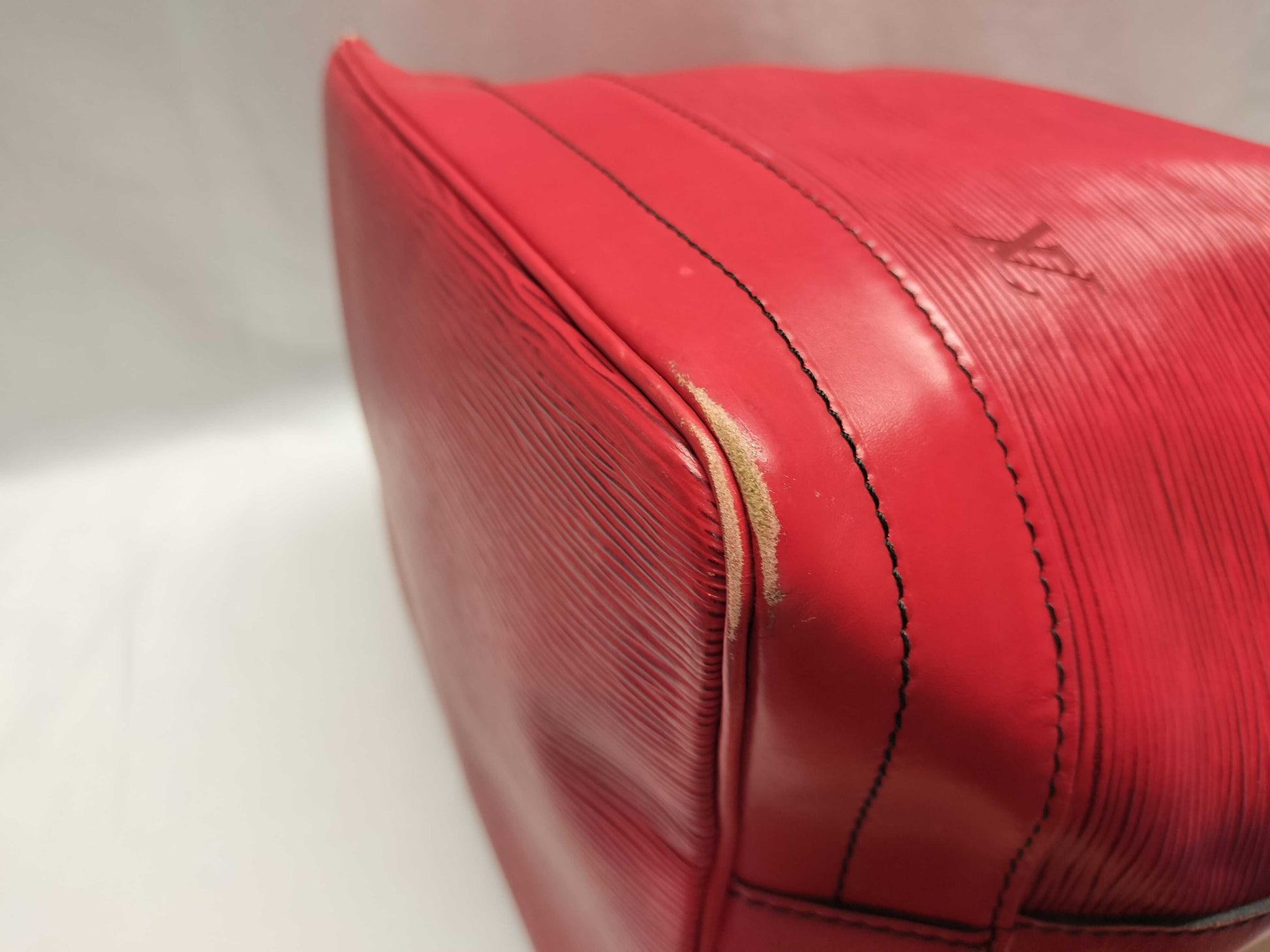 LOUIS VUITTON M44007 Epi Noe Shoulder Bag