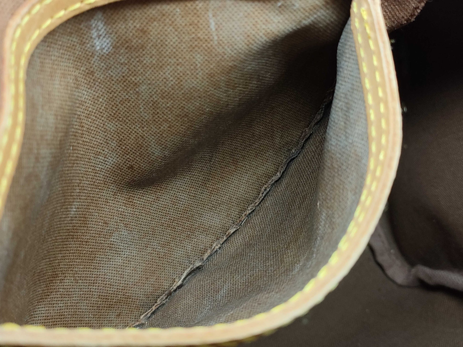 LOUIS VUITTON Speedy 30 Handbag