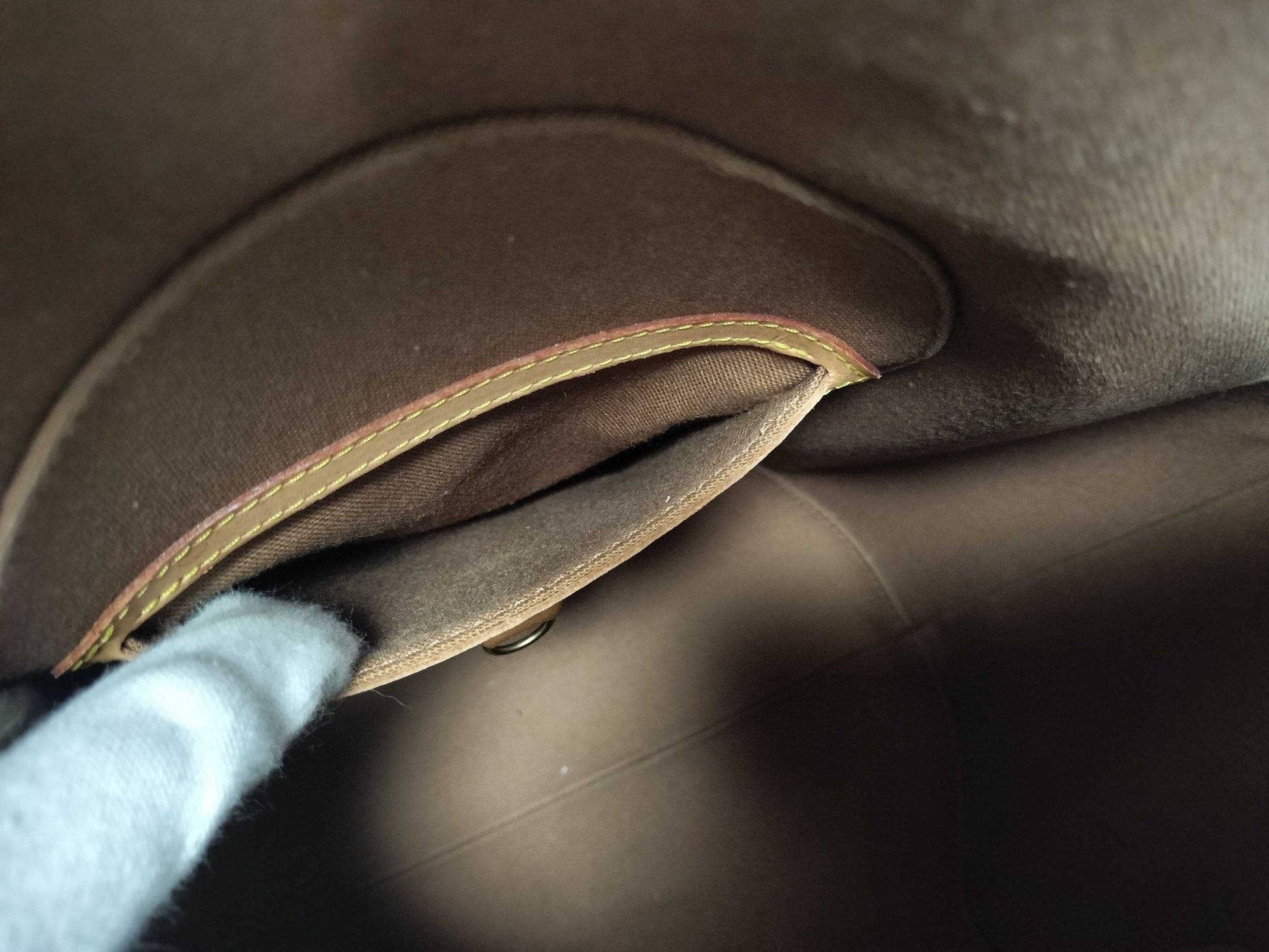 LOUIS VUITTON Monogram Ellipse Handbag
