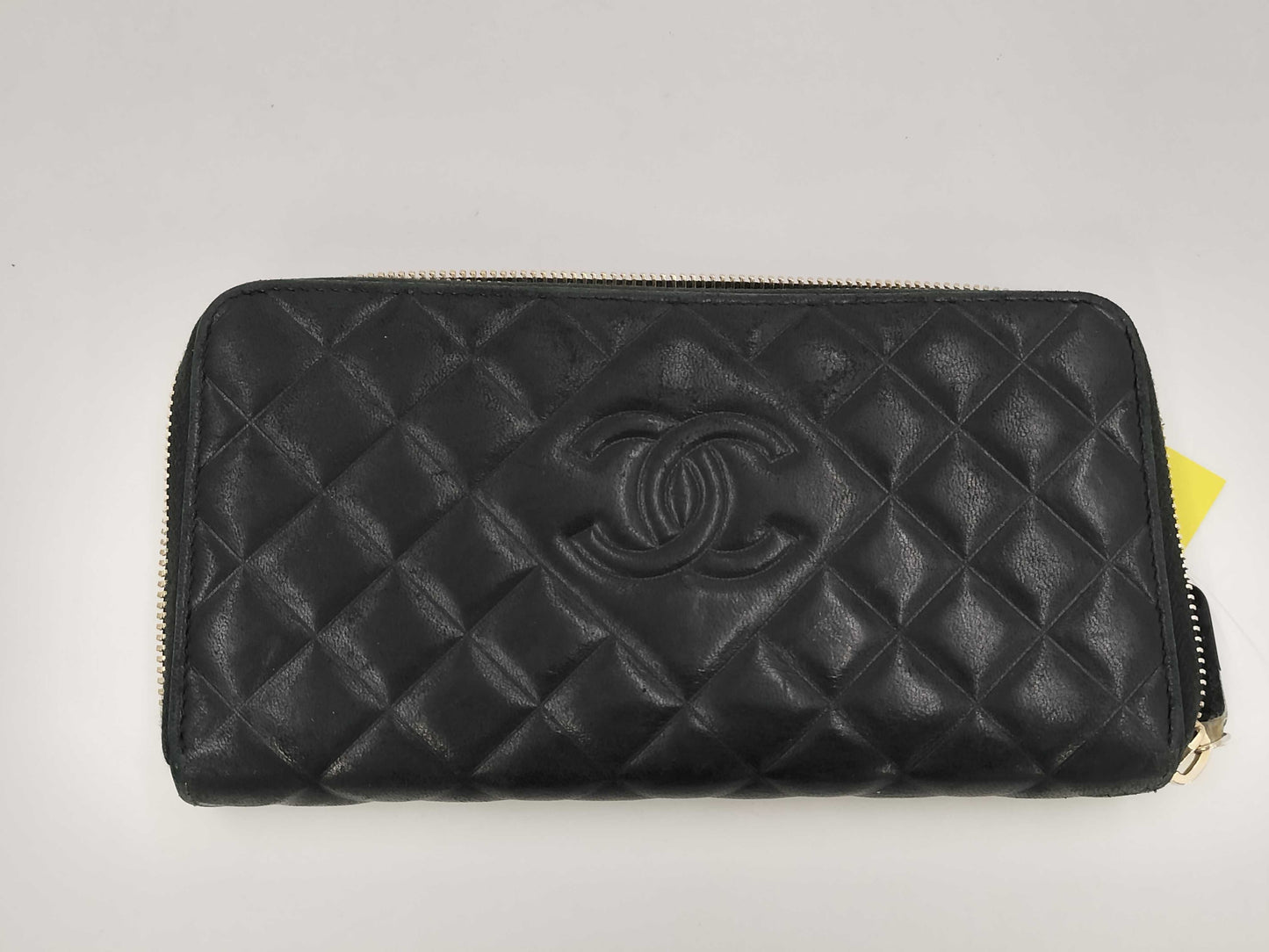 CHANEL Caviar Skin Round Wallet