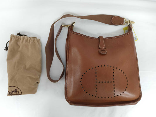 HERMES Evelyn IPM Vache Shoulder Bag