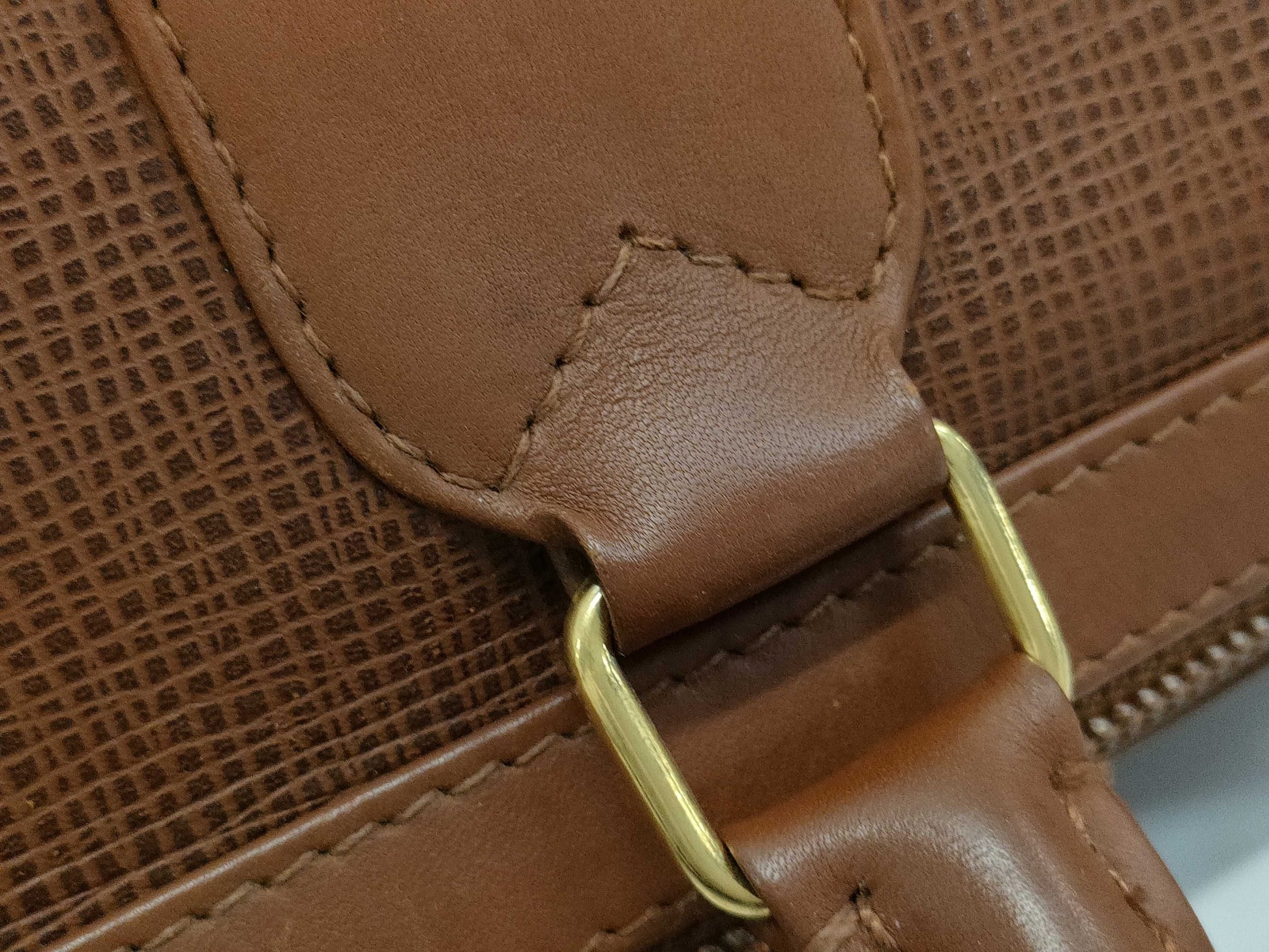 HUNTING WORLD Leather Handbag Brown Handbag