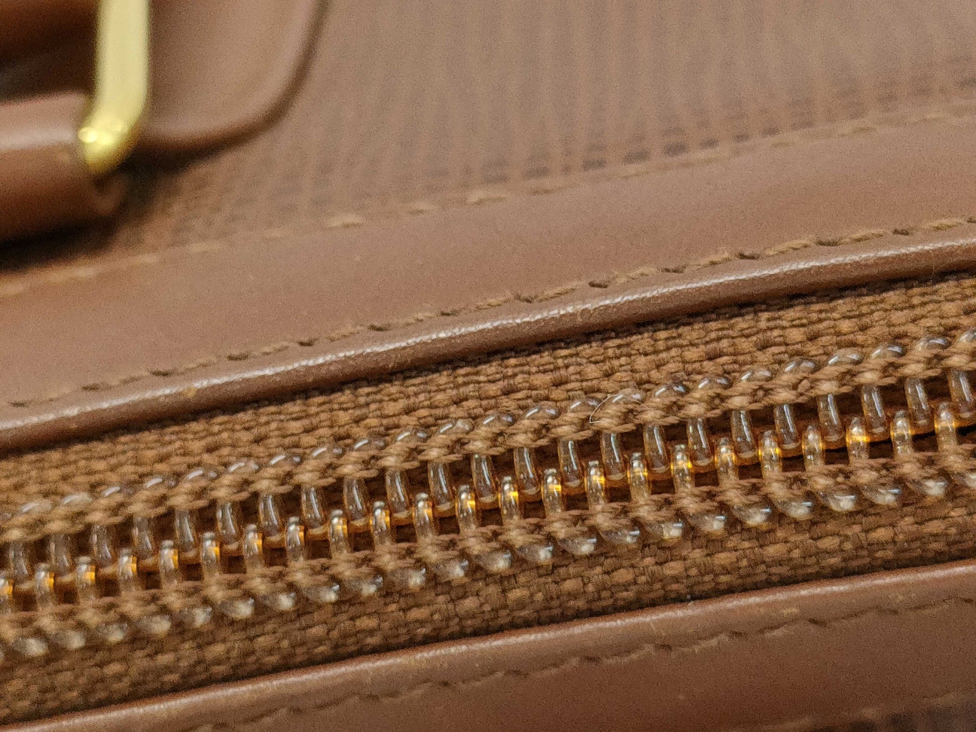 HUNTING WORLD Leather Handbag Brown Handbag