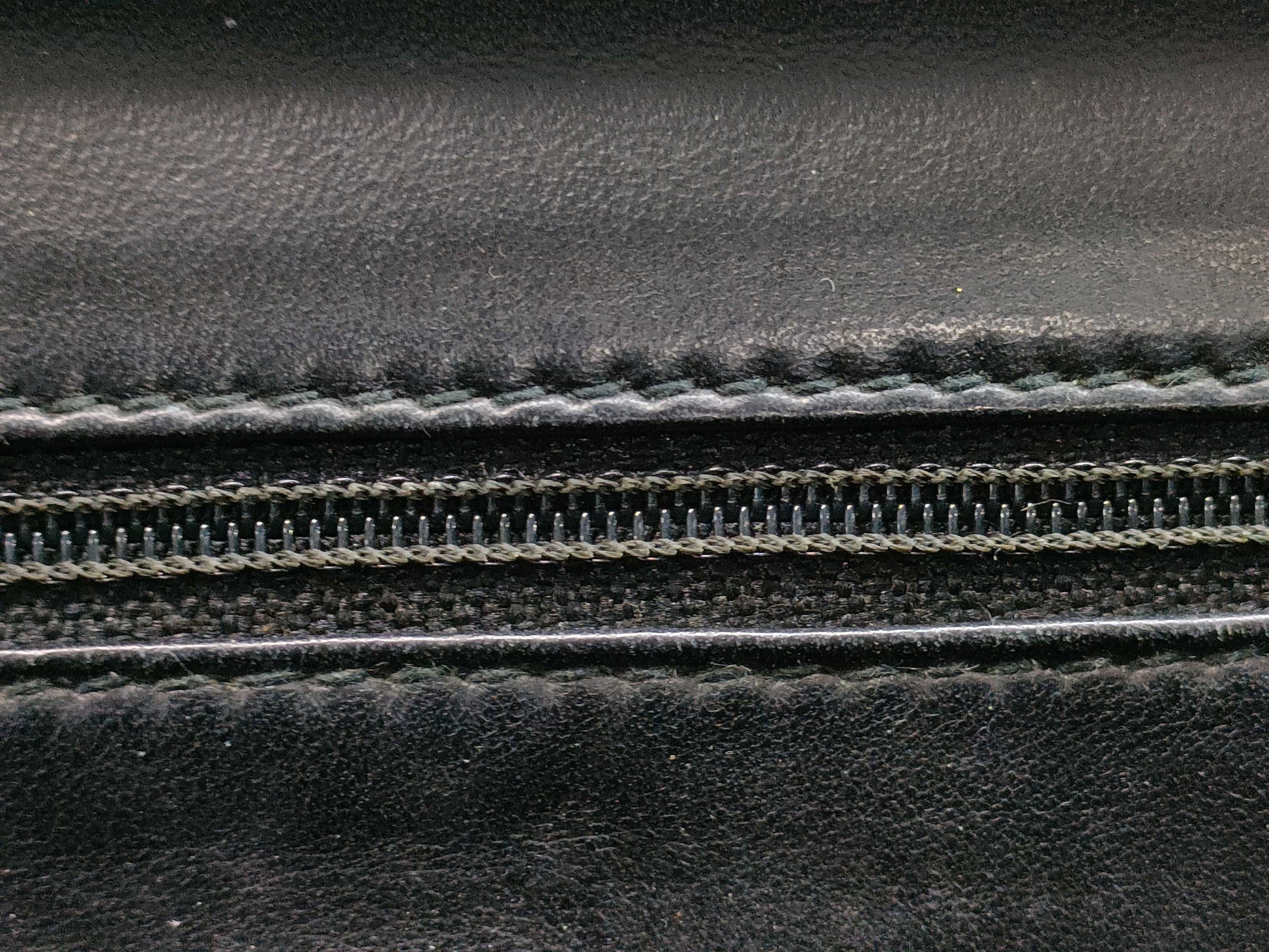 HUNTING WORLD Leather Shoulder Bag/Handbag