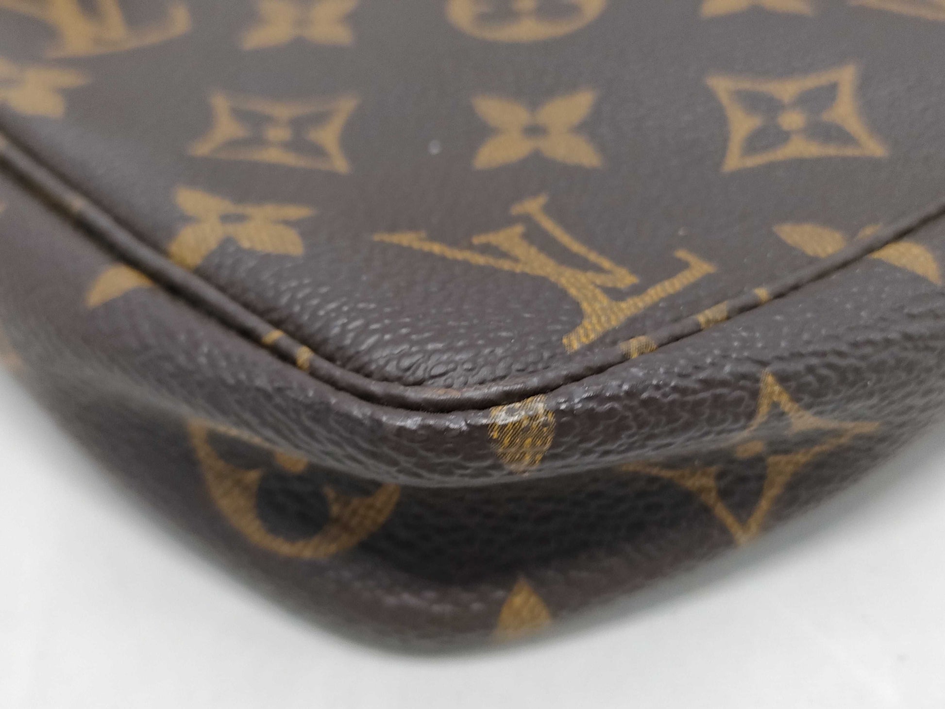 LOUIS VUITTON Monogram M40712 Pochette Accessoires Pouch