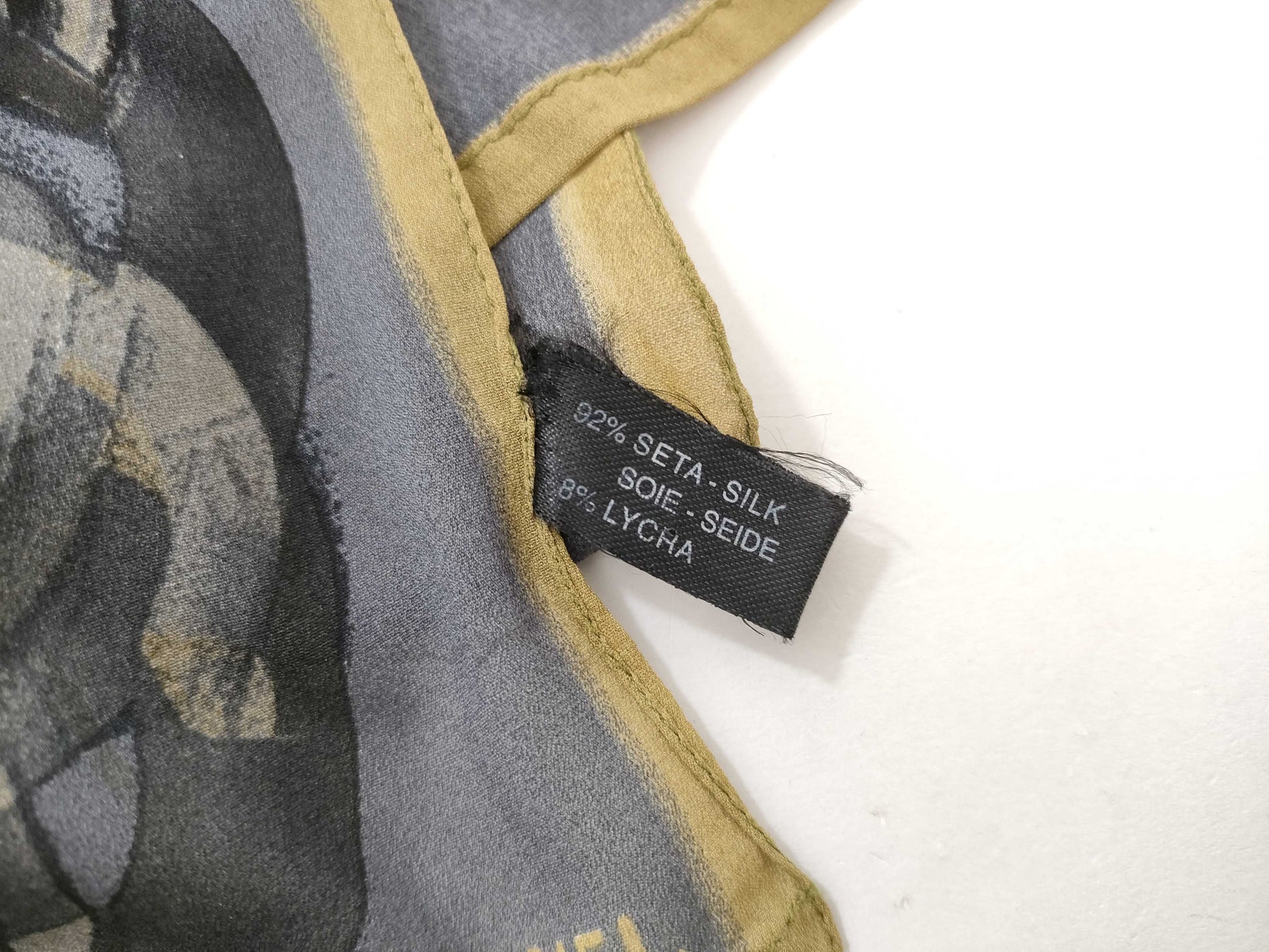 CHANEL Coco Stole Scarf