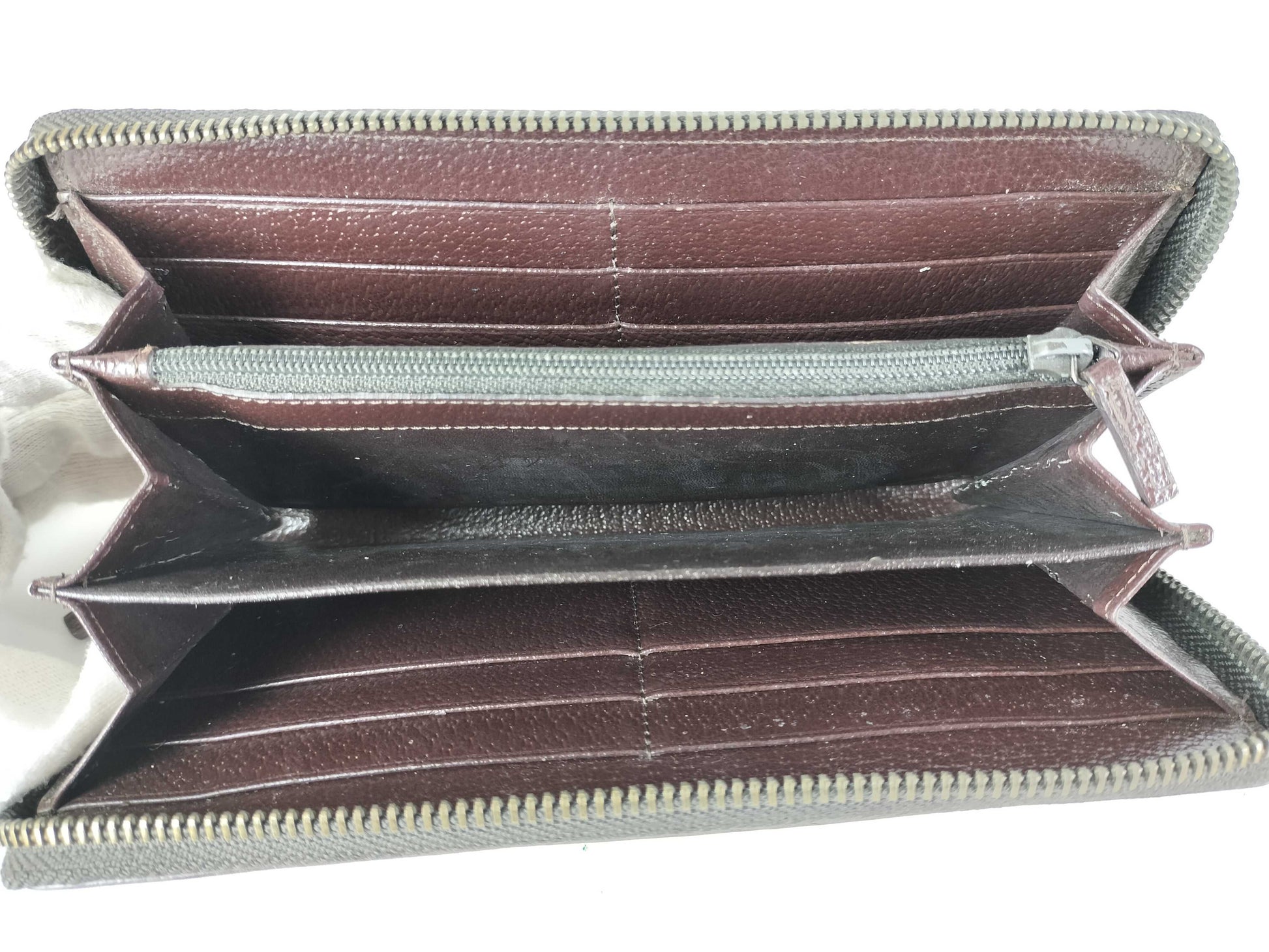 GUCCI GG Canvas Round Long Wallet