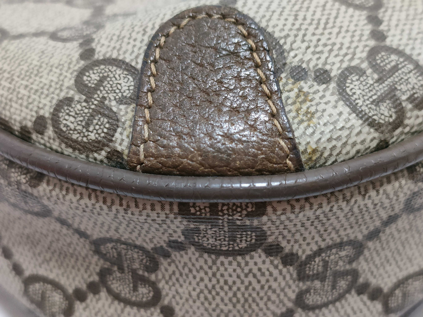 GUCCI Old Round Shoulder Bag