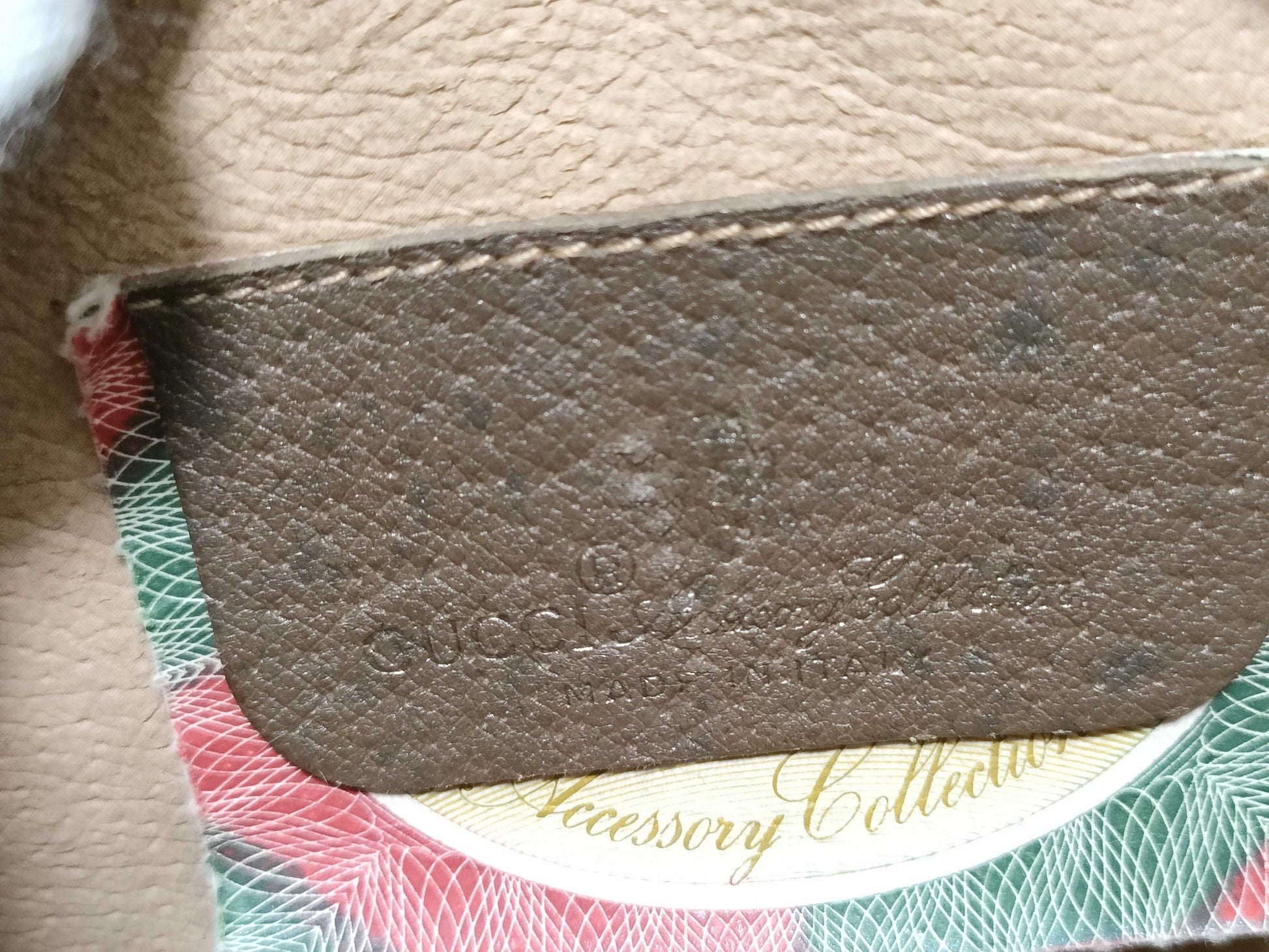 GUCCI Old Round Shoulder Bag
