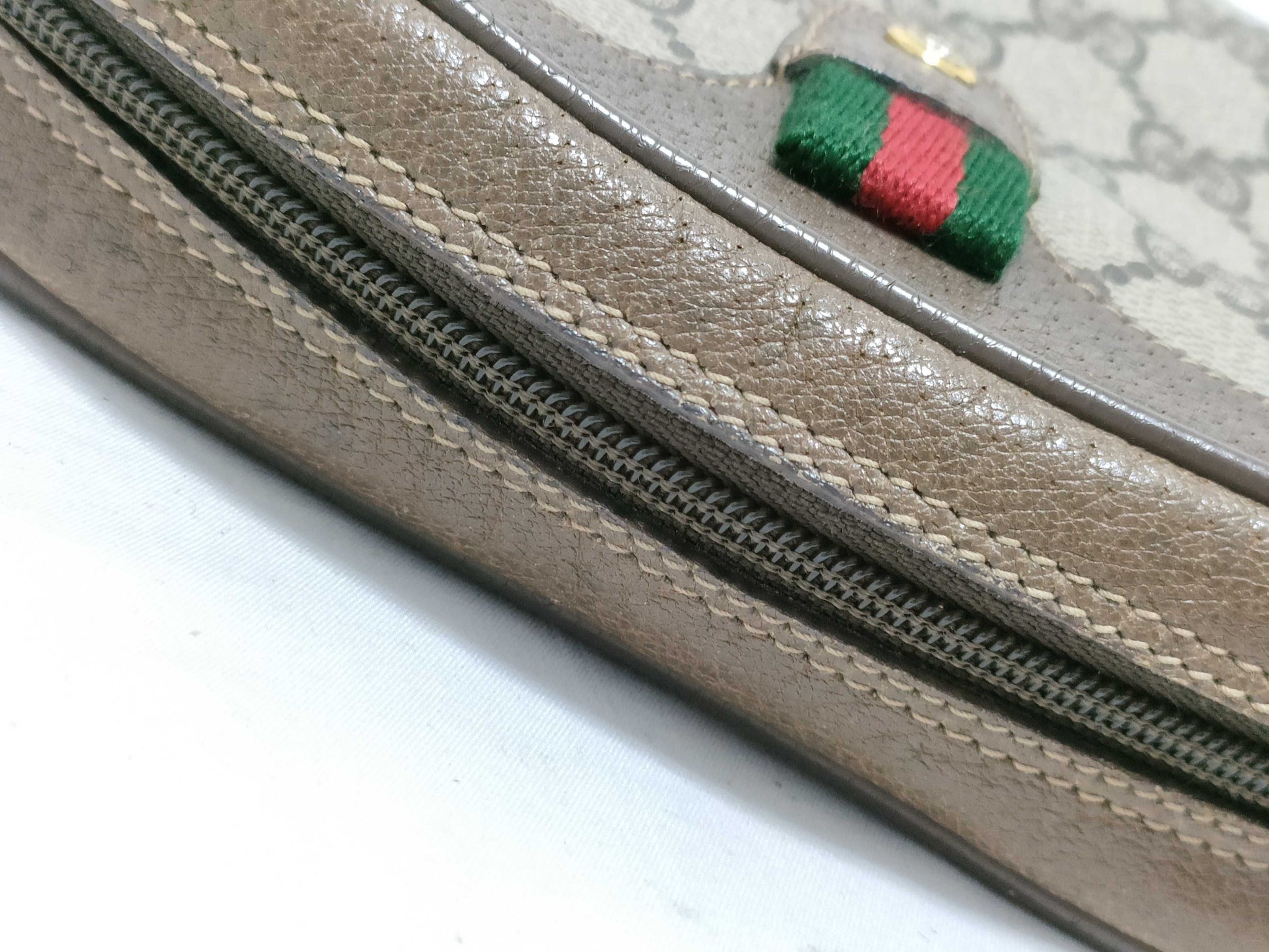GUCCI Old Round Shoulder Bag