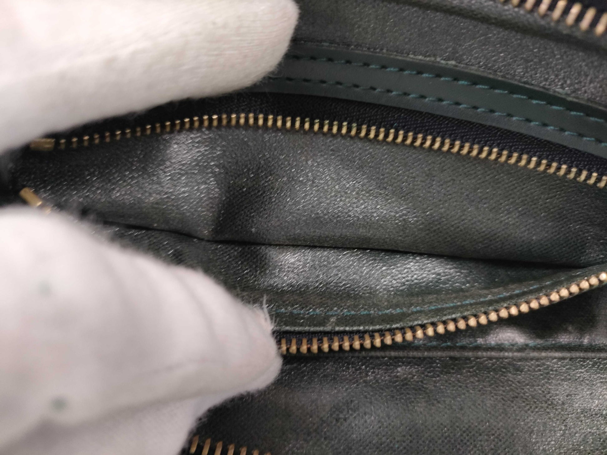 LOUIS VUITTON Taiga Parana Second Bag Second Bag