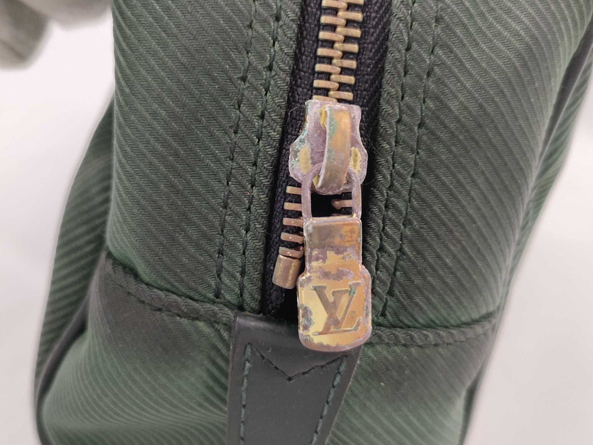 LOUIS VUITTON Taiga Parana Second Bag Second Bag