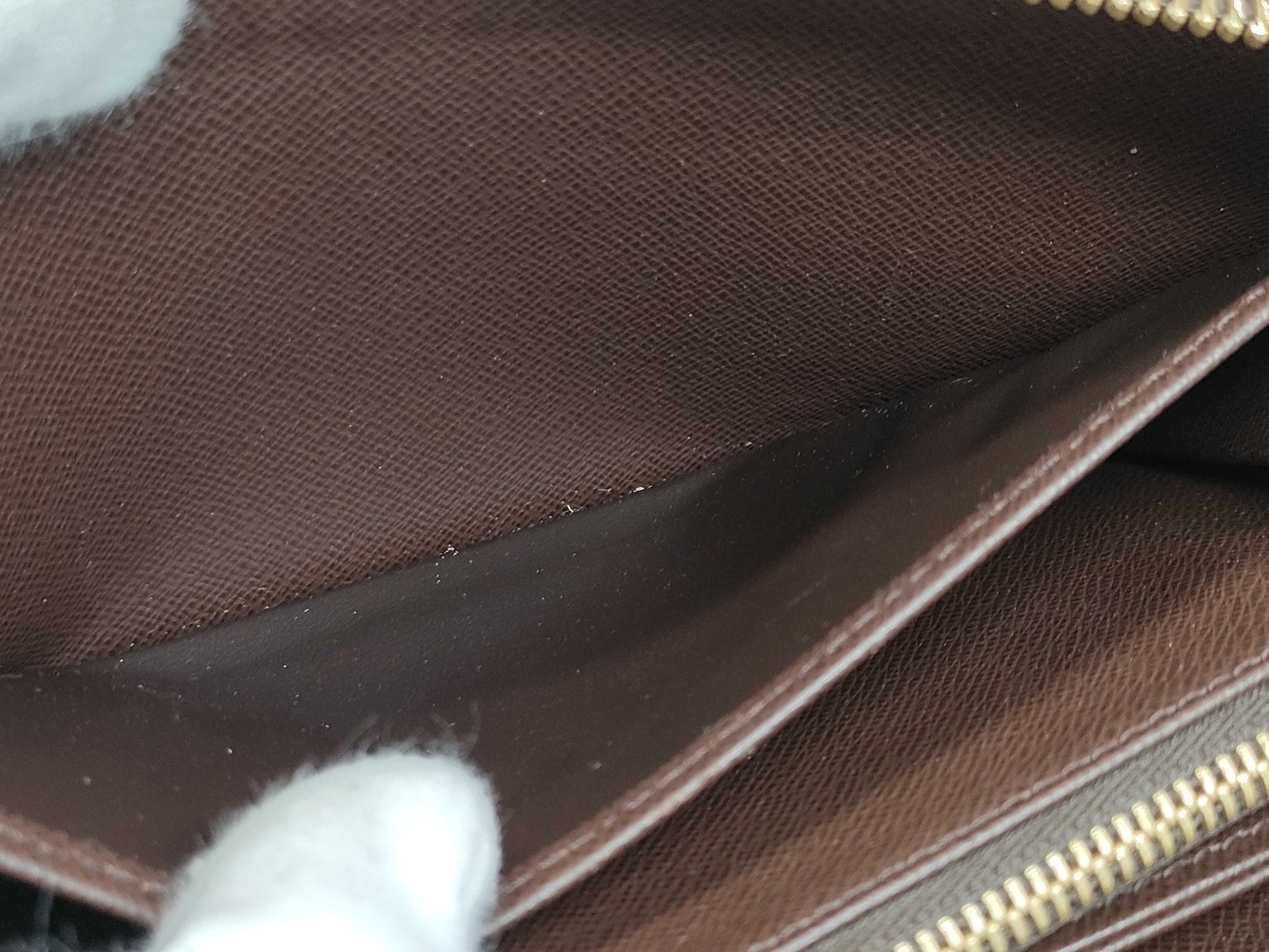 LOUIS VUITTON Damier Zippy Wallet