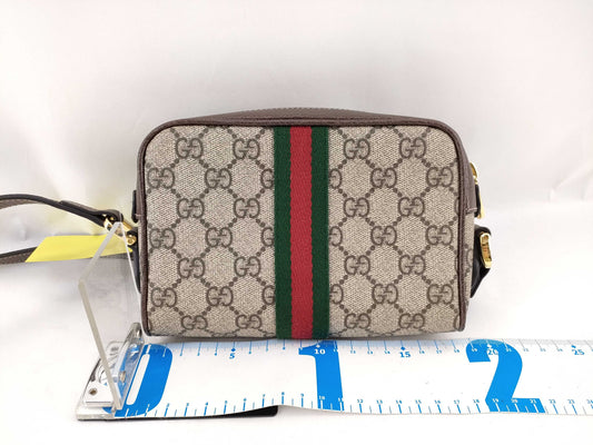 GUCCI GG Supreme Sherry Shoulder Bag