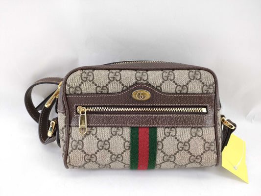 GUCCI GG Supreme Sherry Shoulder Bag