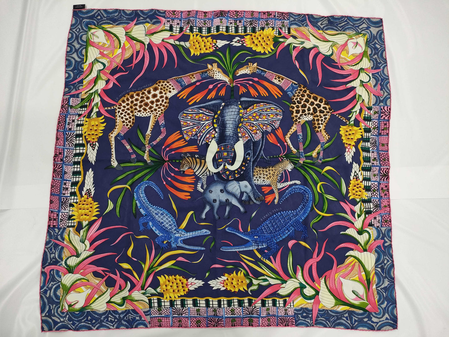 HERMES Carre Ardmore Artist Scarf