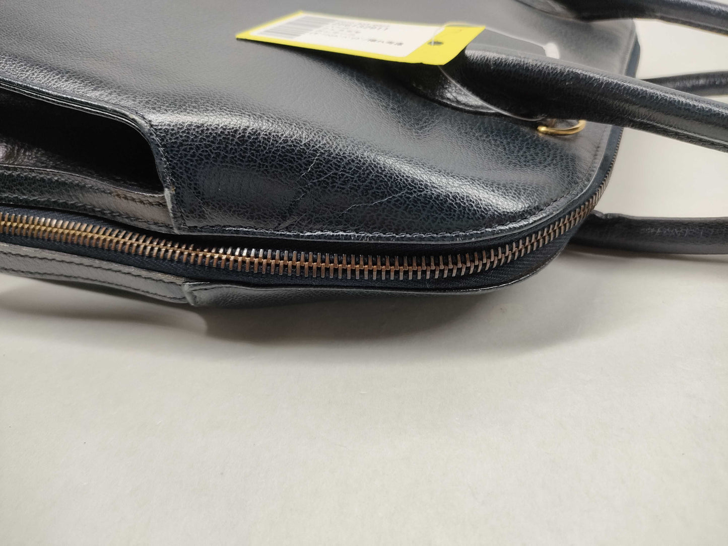 Salvatore Ferragamo Gancini Leather Handbag/Suitable for Scratch Resistance